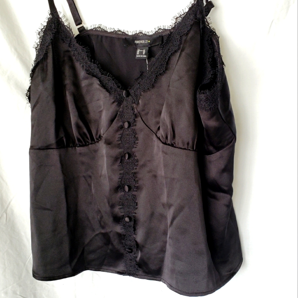 Nwt Forever 21 satin feel cami with eyelash lace